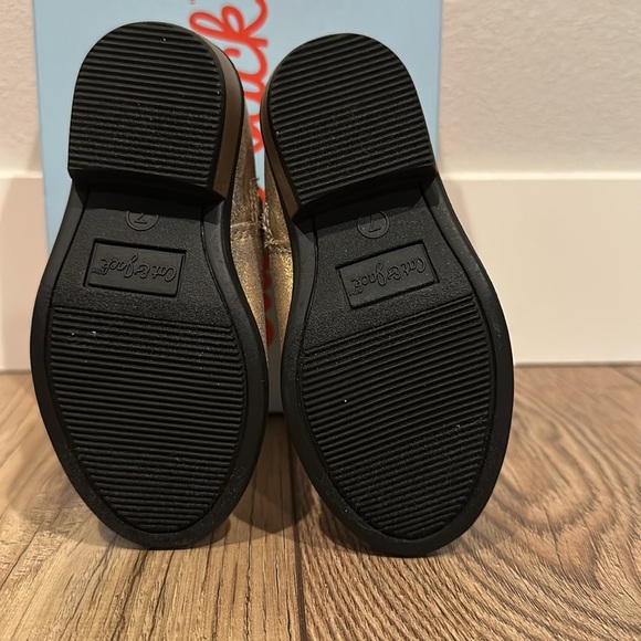 New in box Cat & Jack Addie Gold Glitter toddler boots, size 7. - Picture 4 of 6